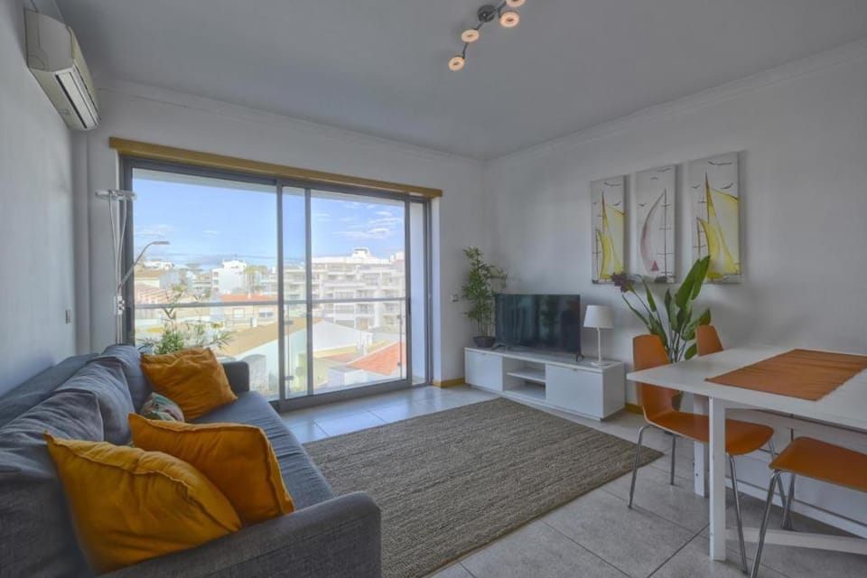 Communal lounge/ TV room, Living room, Seating area