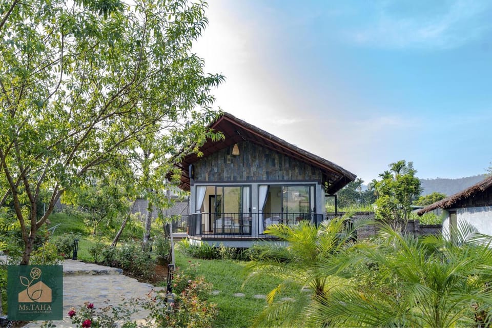 Property building, Day, Natural landscape, Garden view