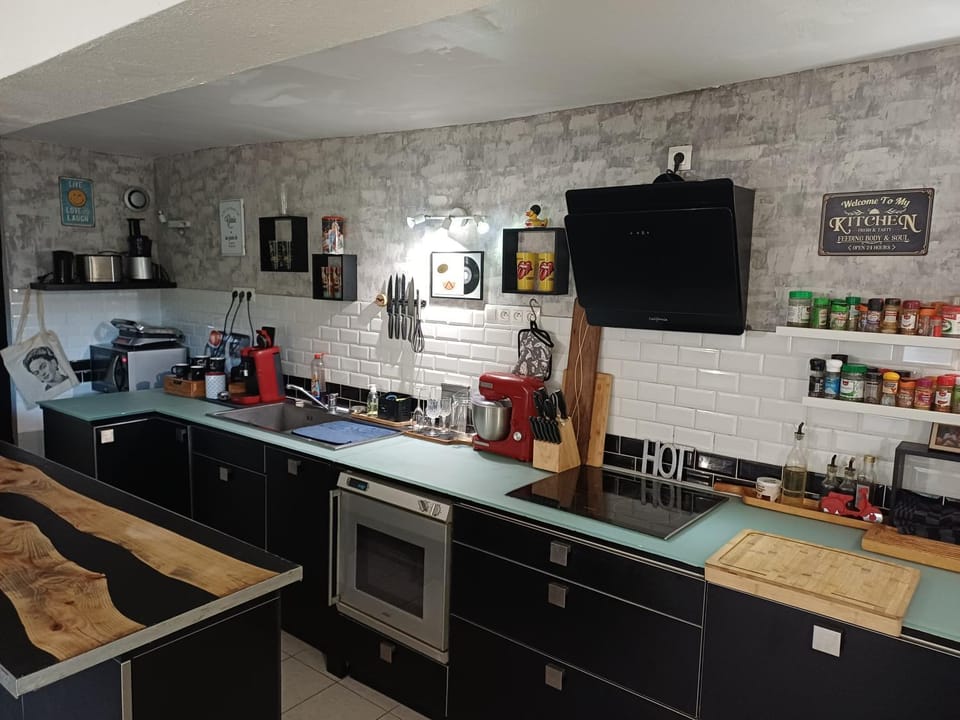 Appartement entier, jacuzzi et parc Apartment in Provence-Alpes-Côte d'Azur