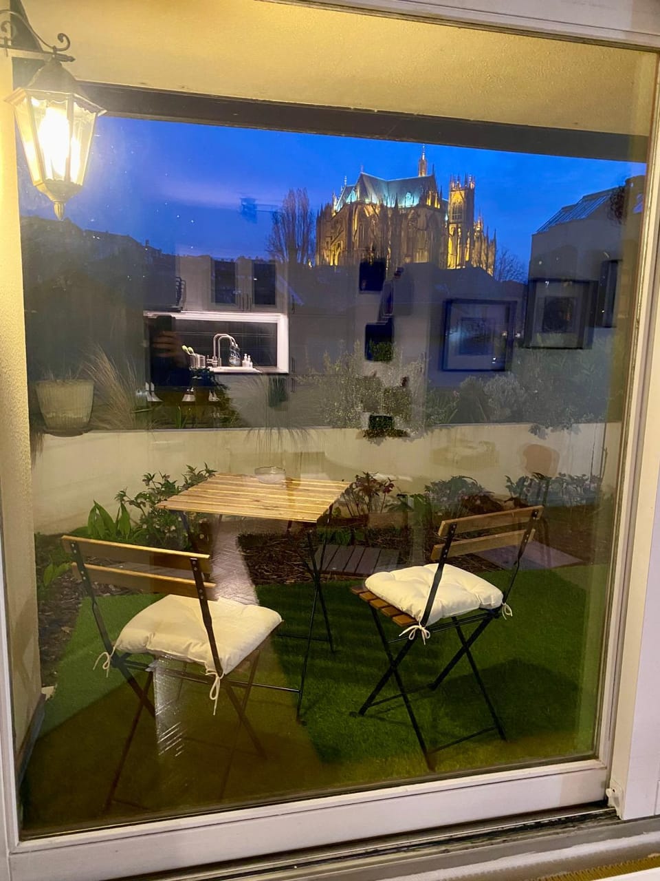 Une vue les pieds dans l'eau Apartment in Metz