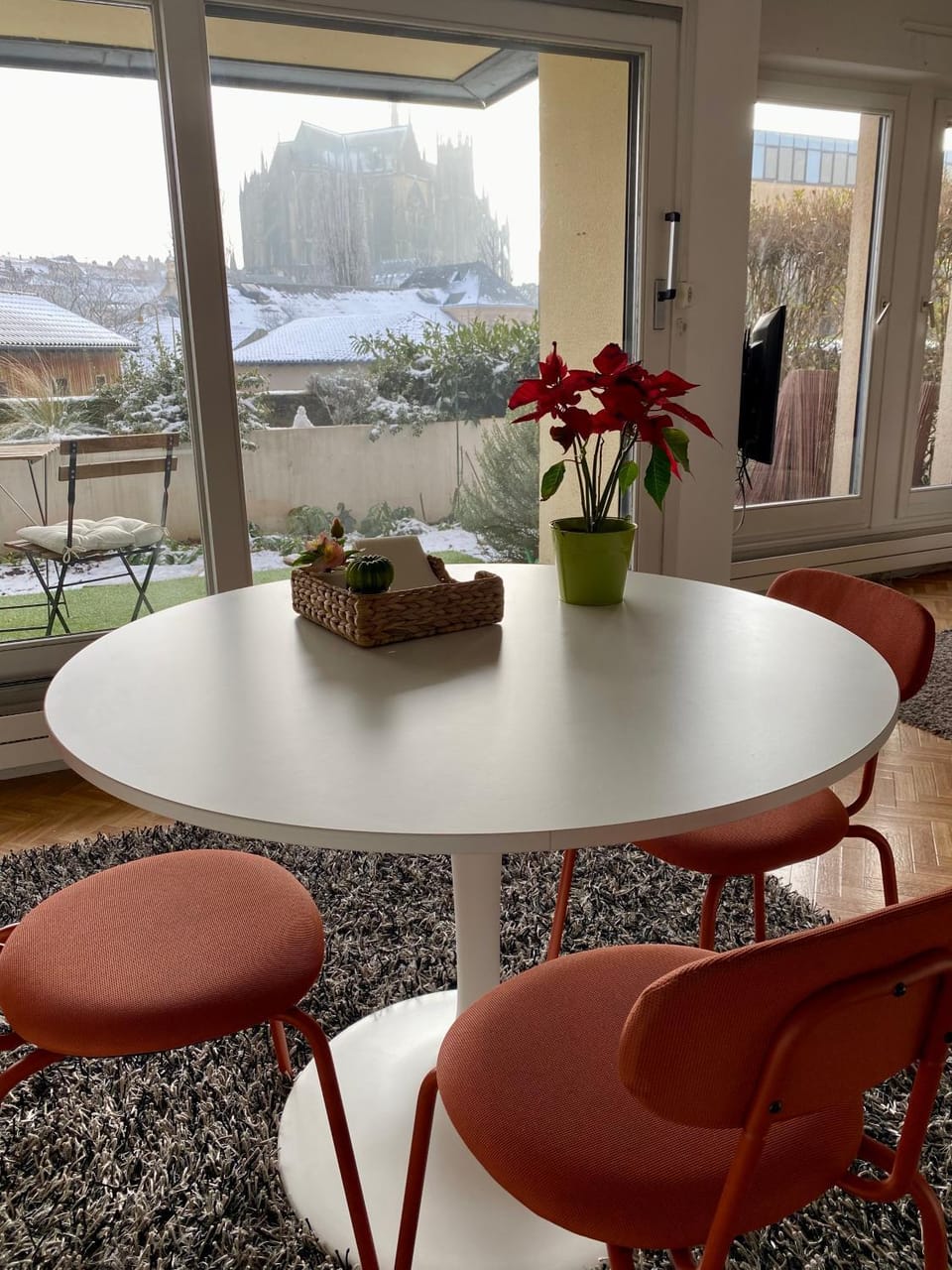 Une vue les pieds dans l'eau Apartment in Metz