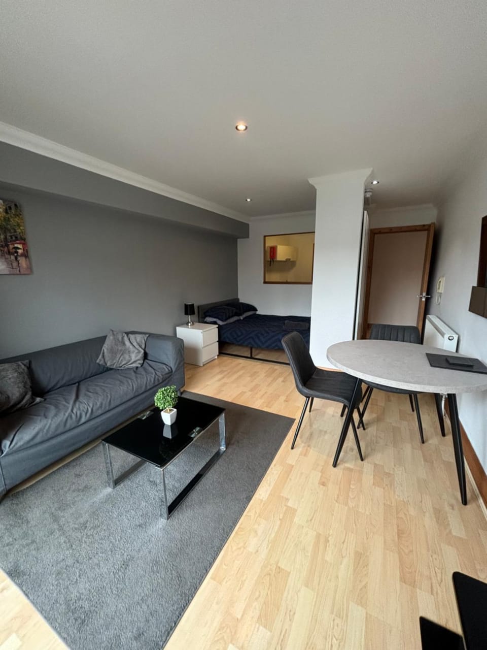 Studio Apartment 5 with balcony and river view Apartment in Norwich