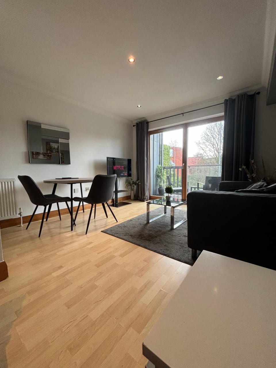 Studio Apartment 5 with balcony and river view Apartment in Norwich