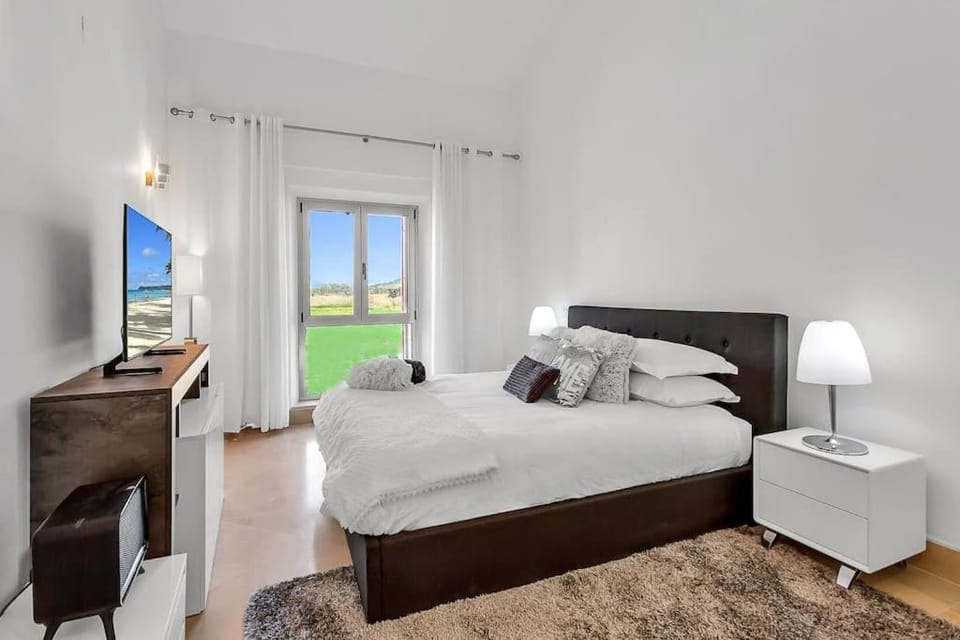 YOLO Spaces - Sotogrande Ocean View Penthouse Apartment in Andalusia