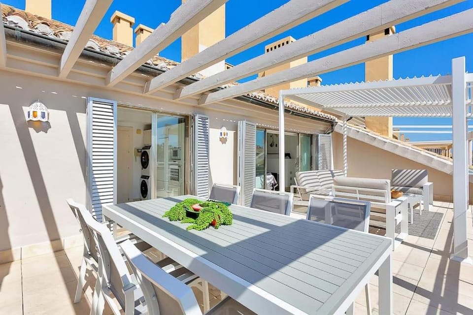YOLO Spaces - Sotogrande Ocean View Penthouse Apartment in Andalusia