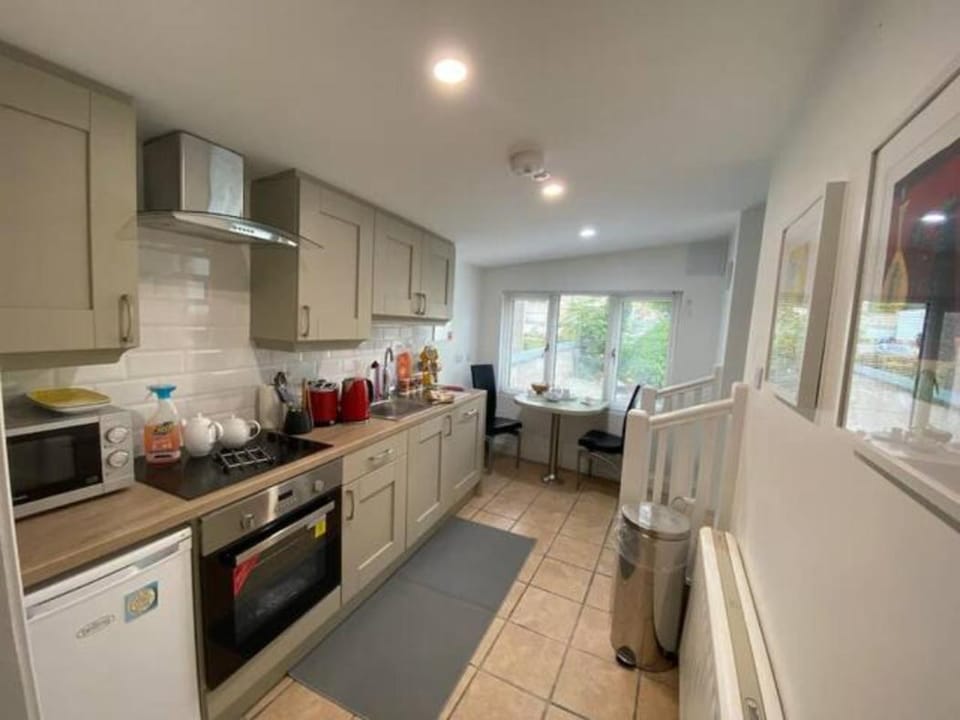 Location, Location! Gorgeous 1 Bed Apt- Killarney Apartment in Killarney