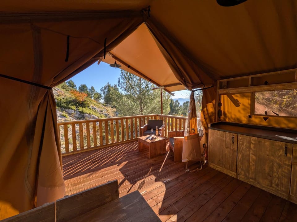 Camping le Cézanne Montagne Sainte-Victoire Campground/ 
RV Resort in French Riviera