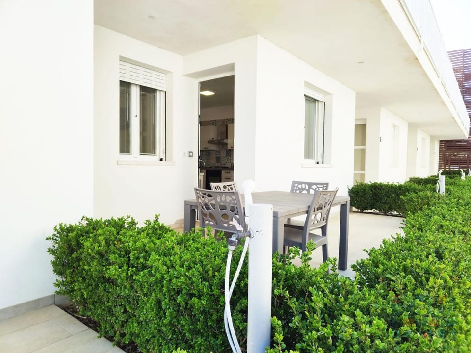 Property building, Patio, Spring, Day, Garden, Garden view