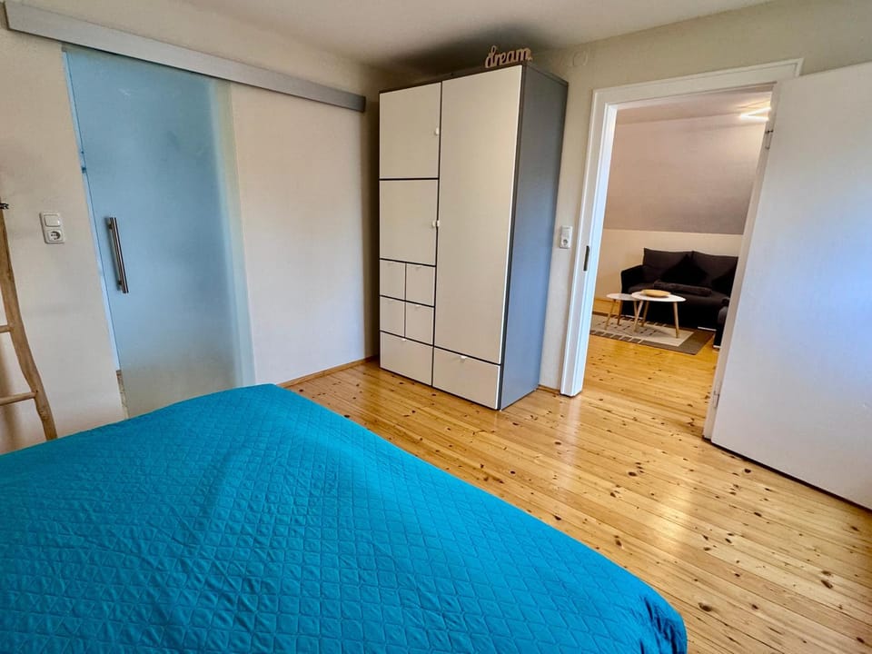 Bedroom, wardrobe