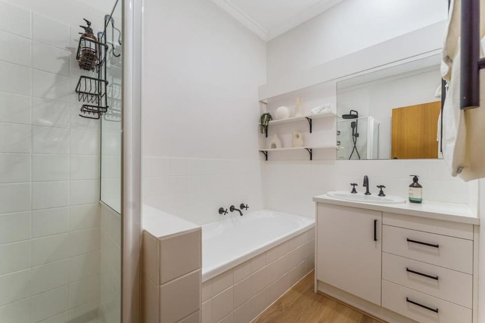 Cozy Newtown 2 bedroom unit House in Geelong