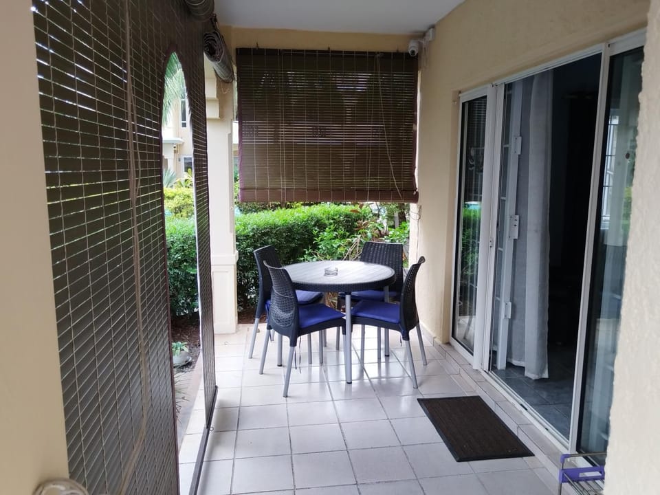 View (from property/room), Balcony/Terrace, Dining area, Garden view