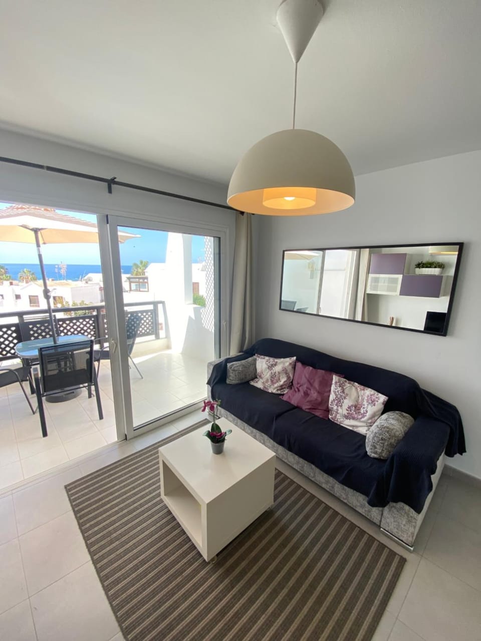 View (from property/room), Balcony/Terrace, Living room