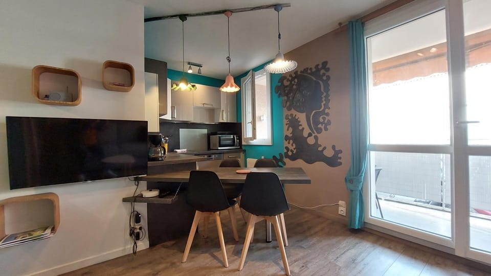 TV and multimedia, Dining area, Meals, kitchen