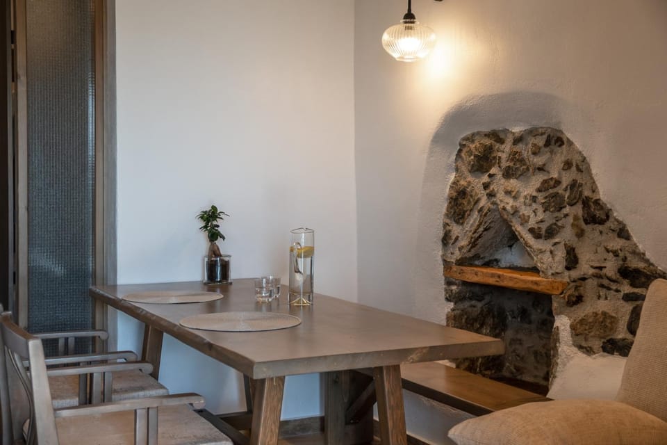 Seating area, Dining area