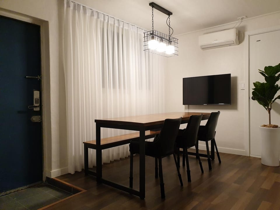 TV and multimedia, Dining area