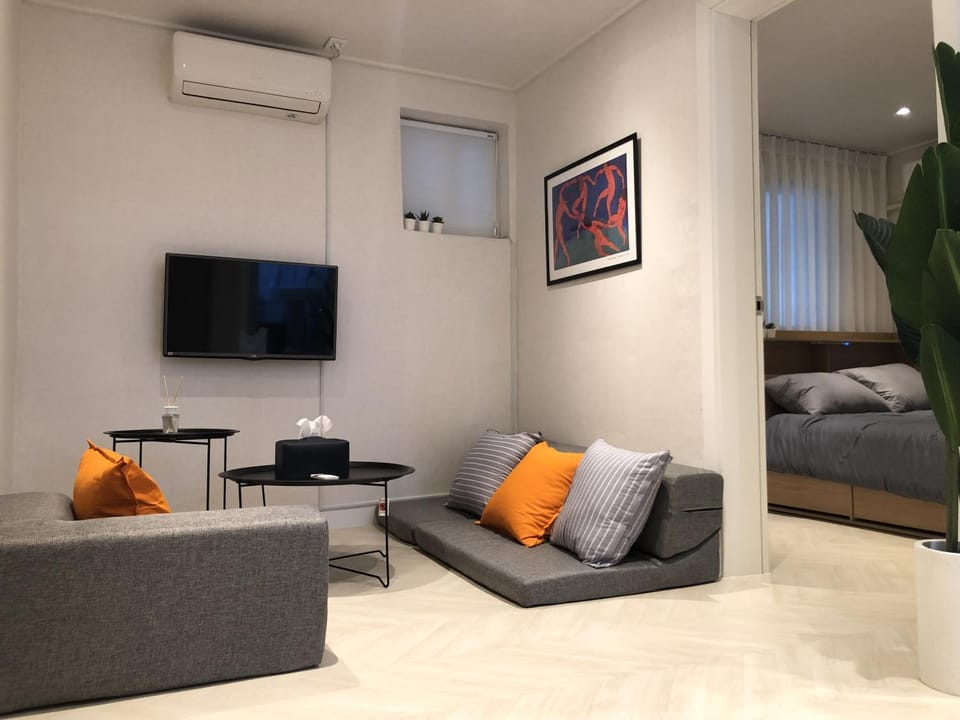 TV and multimedia, Living room, Seating area