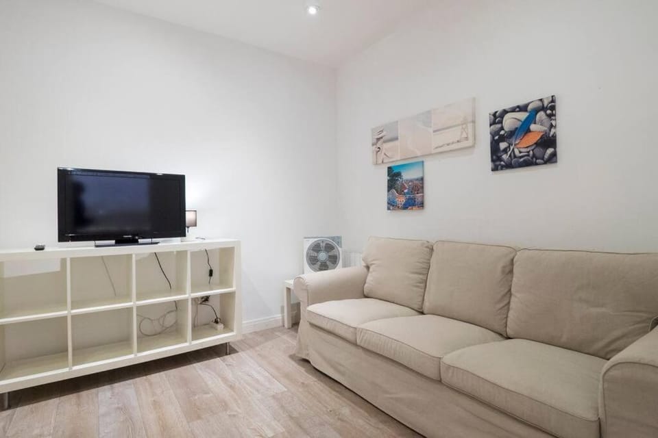 Bebarceloner Poble Nou Apartaments - 2 bedroom Apartment in Barcelona