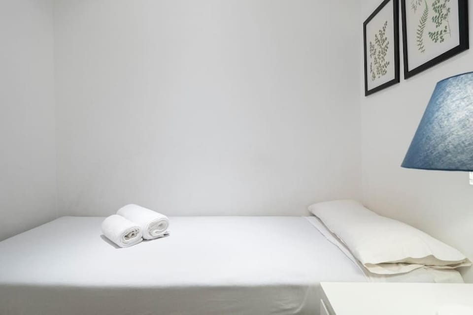 Bebarceloner Poble Nou Apartaments - 2 bedroom Apartment in Barcelona