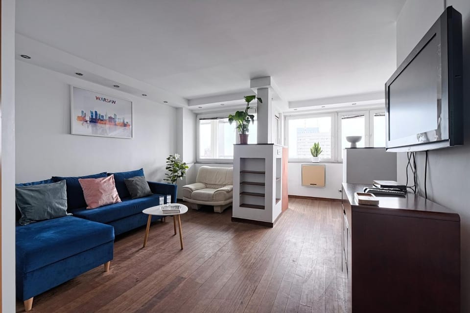 Communal lounge/ TV room, TV and multimedia, Living room, Seating area, Evening entertainment