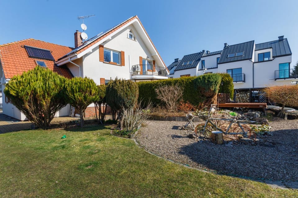 Property building, Spring, Off site, Day, Garden, Garden view