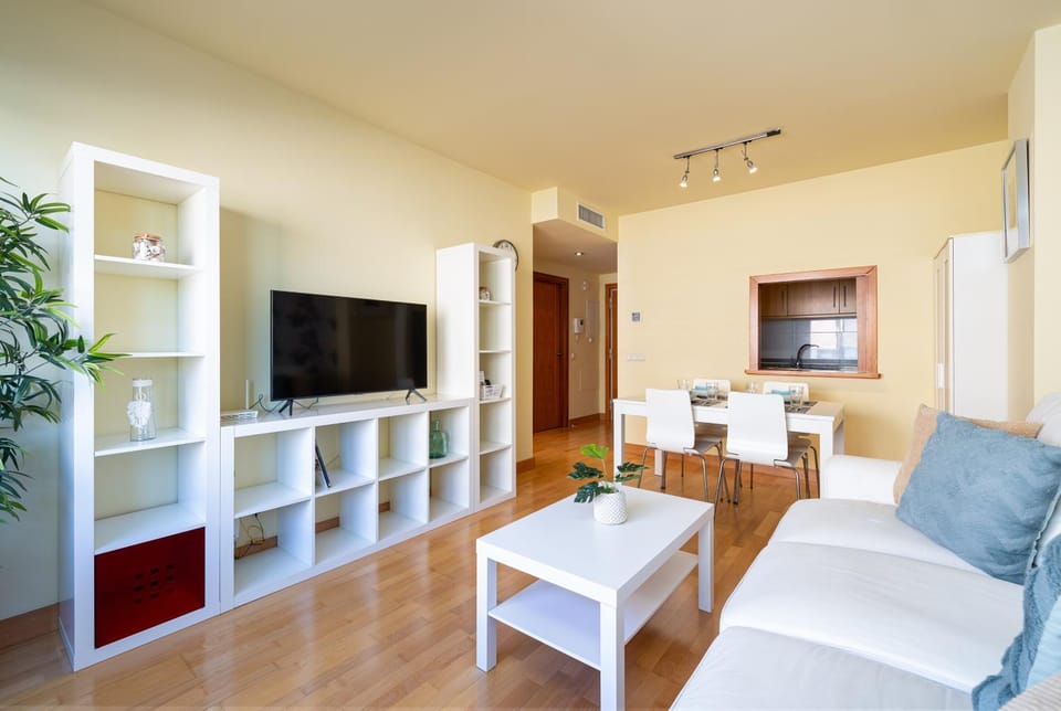 TV and multimedia, Living room, Dining area