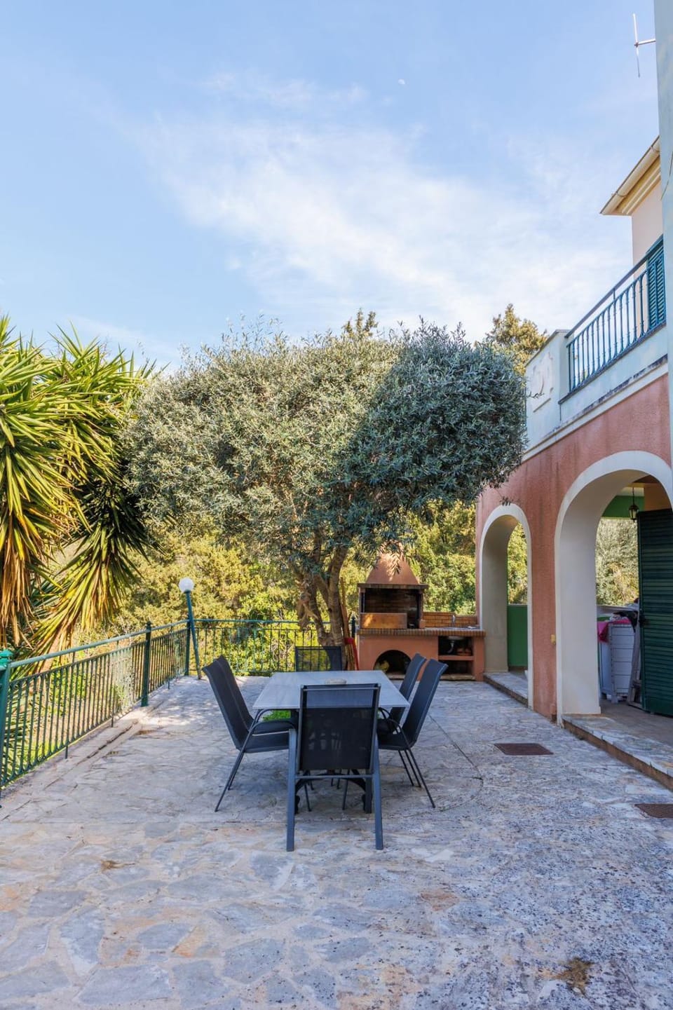 Patio, Dining area, Garden view