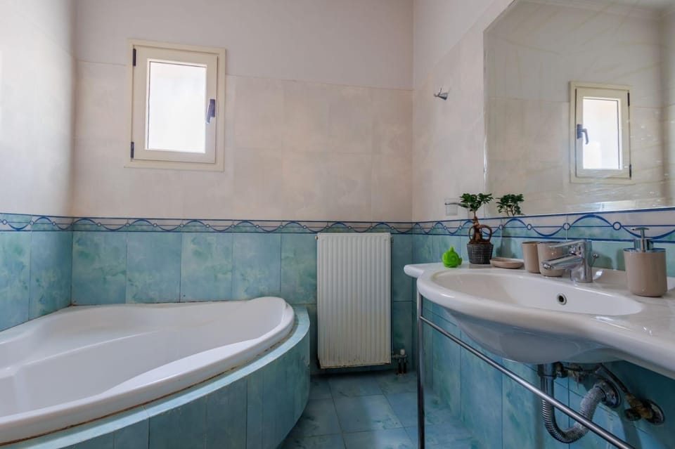 Bathroom, Bath