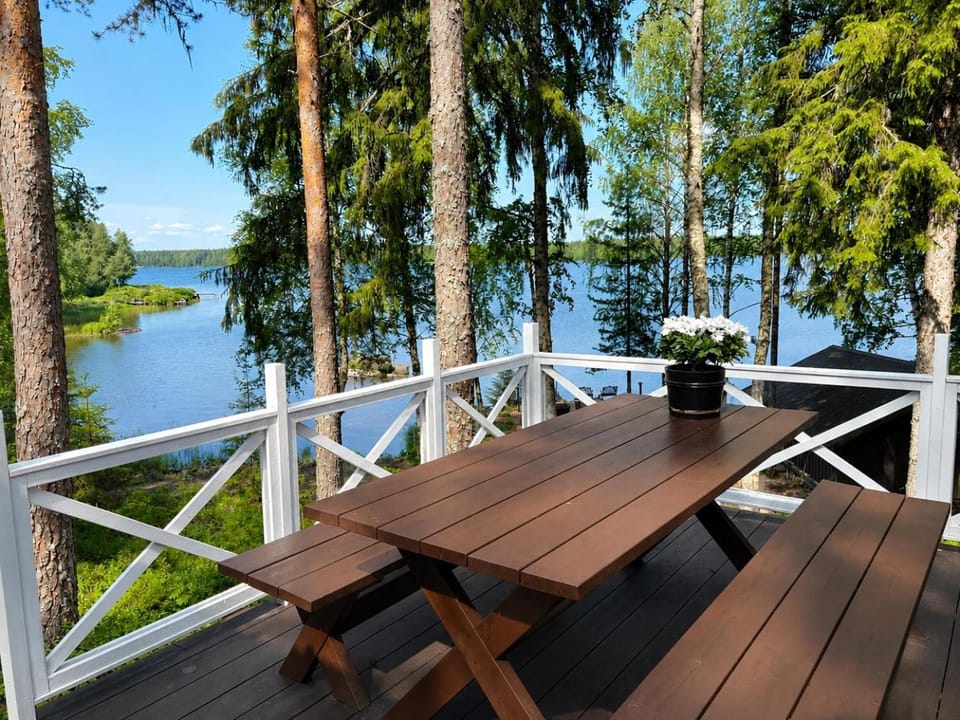 Cozy Lakefront Cabin Cabin in Finland