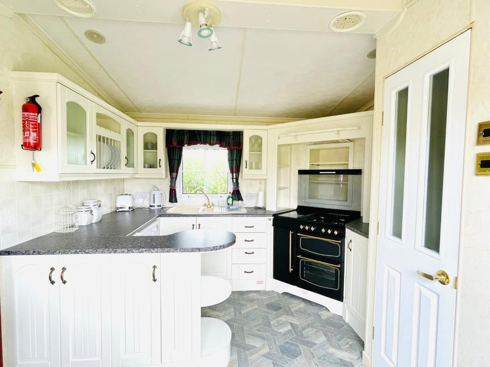 dishwasher, minibar, pet friendly, stove