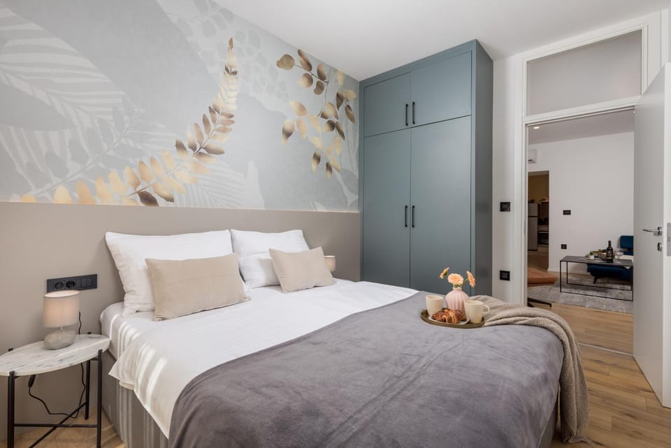 Bed, Photo of the whole room, Bedroom, wardrobe