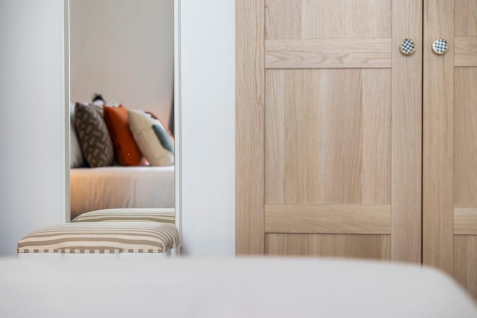 Bedroom, wardrobe