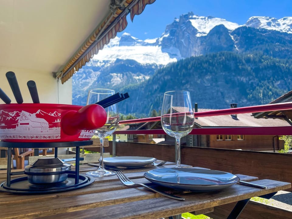 Balcony/Terrace, Dining area, Mountain view