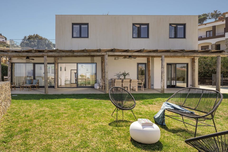 Property building, Patio, Garden view