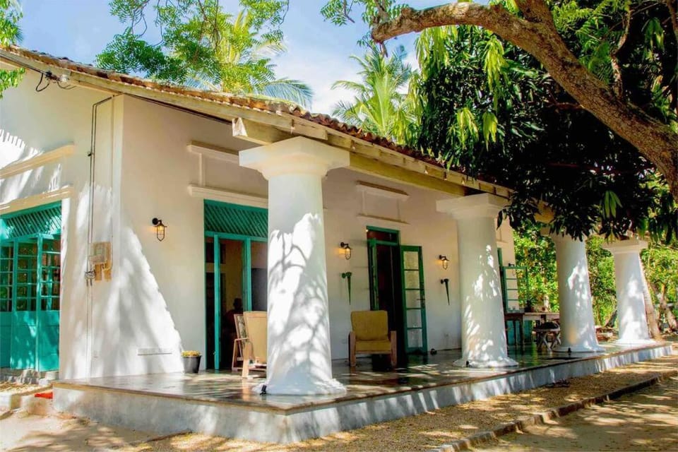 Property building, Facade/entrance, Day