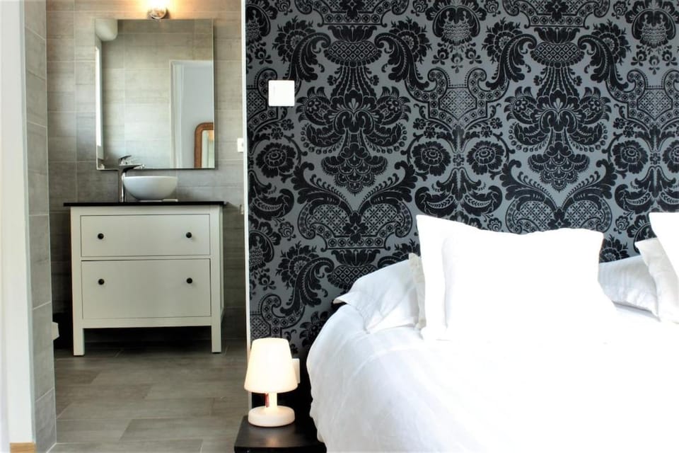 Bed, Bathroom, Other, Photo of the whole room, Bedroom, wardrobe