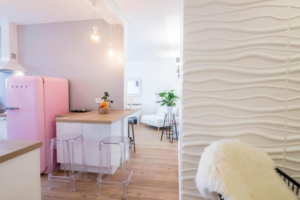 Kitchen or kitchenette, Other, Dining area, minibar, oven