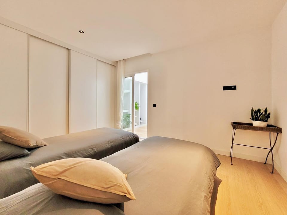 Bed, Bedroom, wardrobe