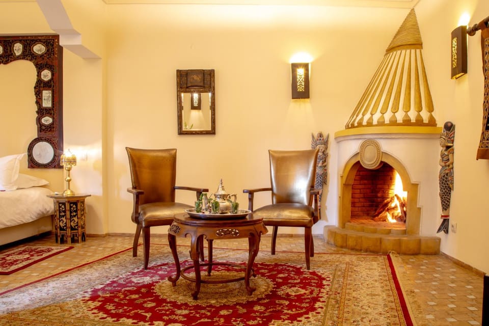 Living room, Seating area, flat iron