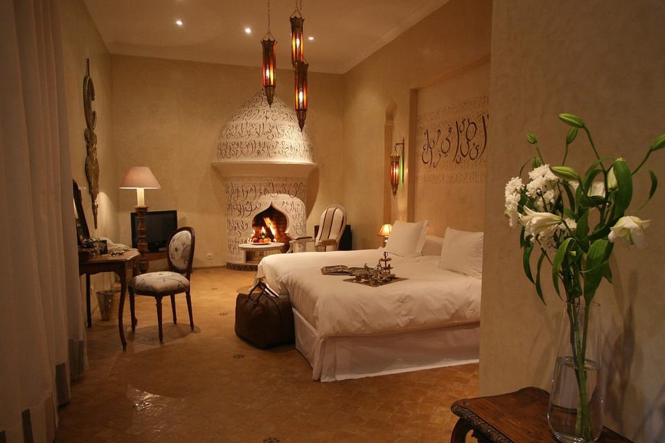 Bed, Living room, Photo of the whole room, Bedroom