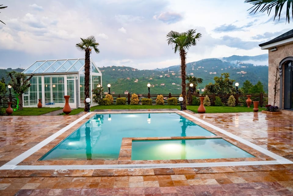 Day, Natural landscape, View (from property/room), Mountain view, Pool view, Swimming pool, Swimming pool