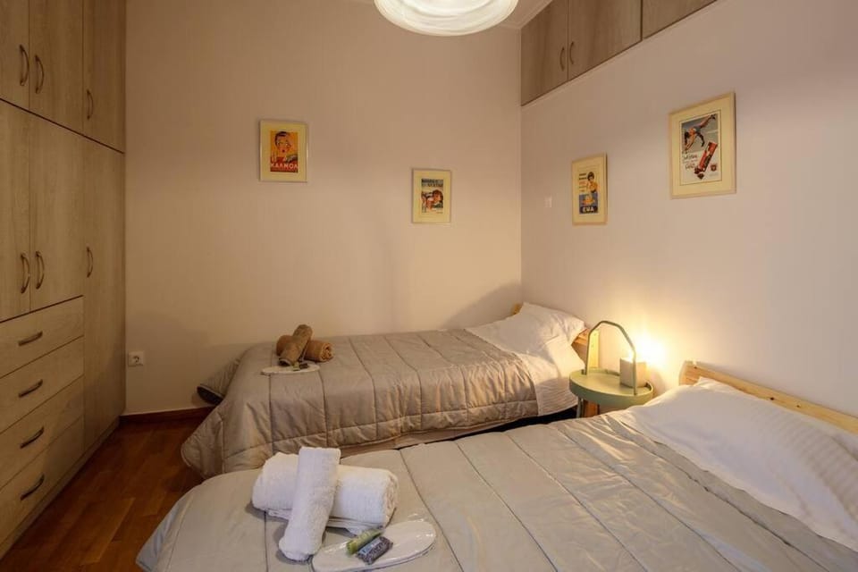 City view roof top apt 10min from Acropolis museum Apartment in Athens