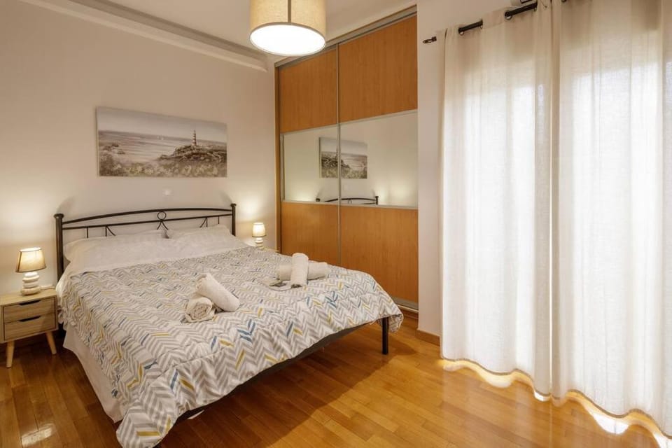 City view roof top apt 10min from Acropolis museum Apartment in Athens