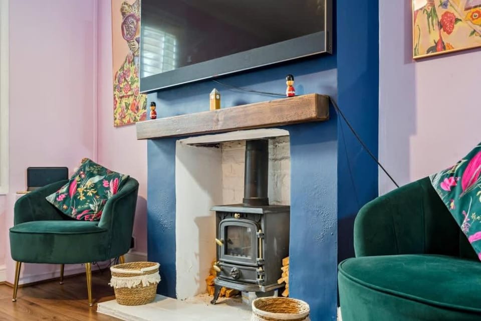 Living room, Seating area, flat iron