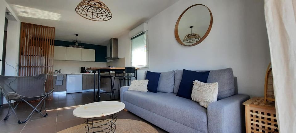 Cosy T3 gare Terrasse + parking Apartment in Occitanie