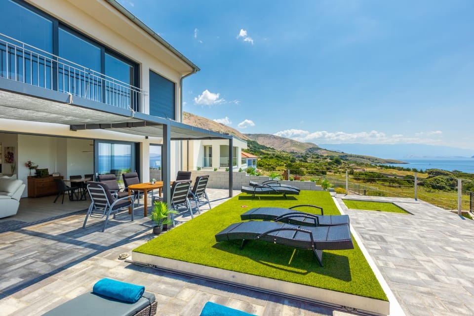 Balcony/Terrace, sunbed