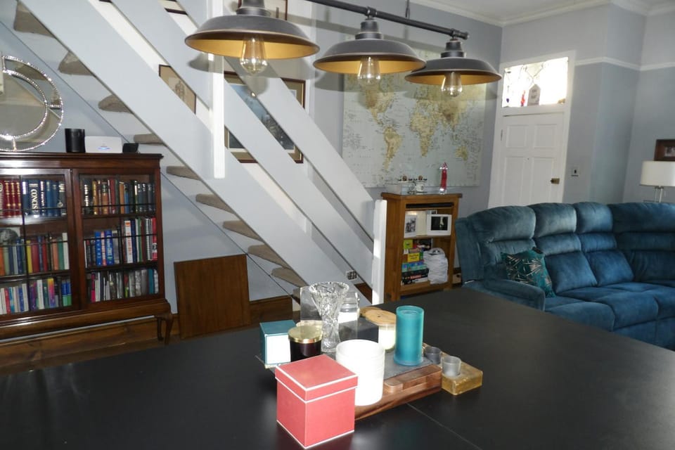 Aigas Cottage House in Glasgow
