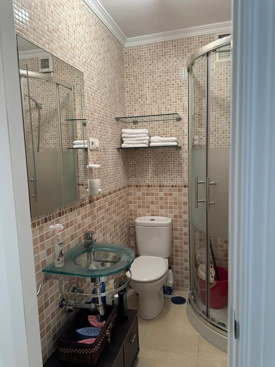 Shower, Bathroom, towels