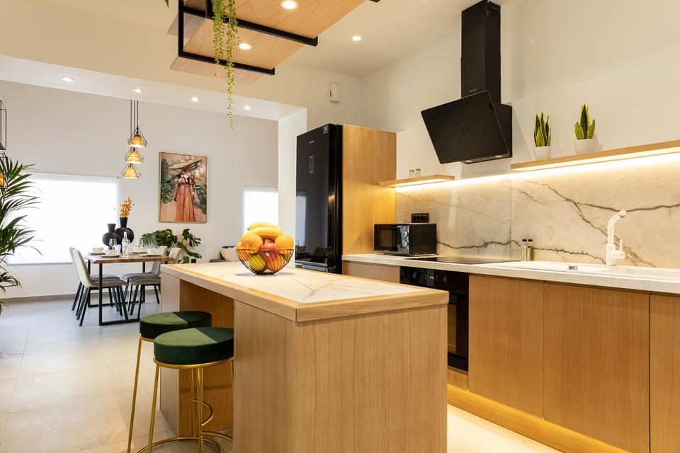 Kitchen or kitchenette, Food, minibar
