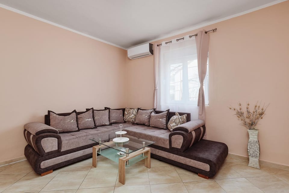 DREAM S&L Apartment in Kotor Municipality