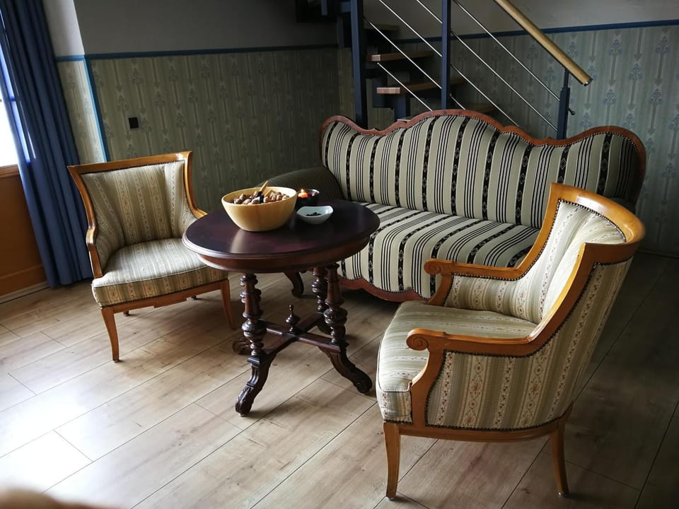 Seating area